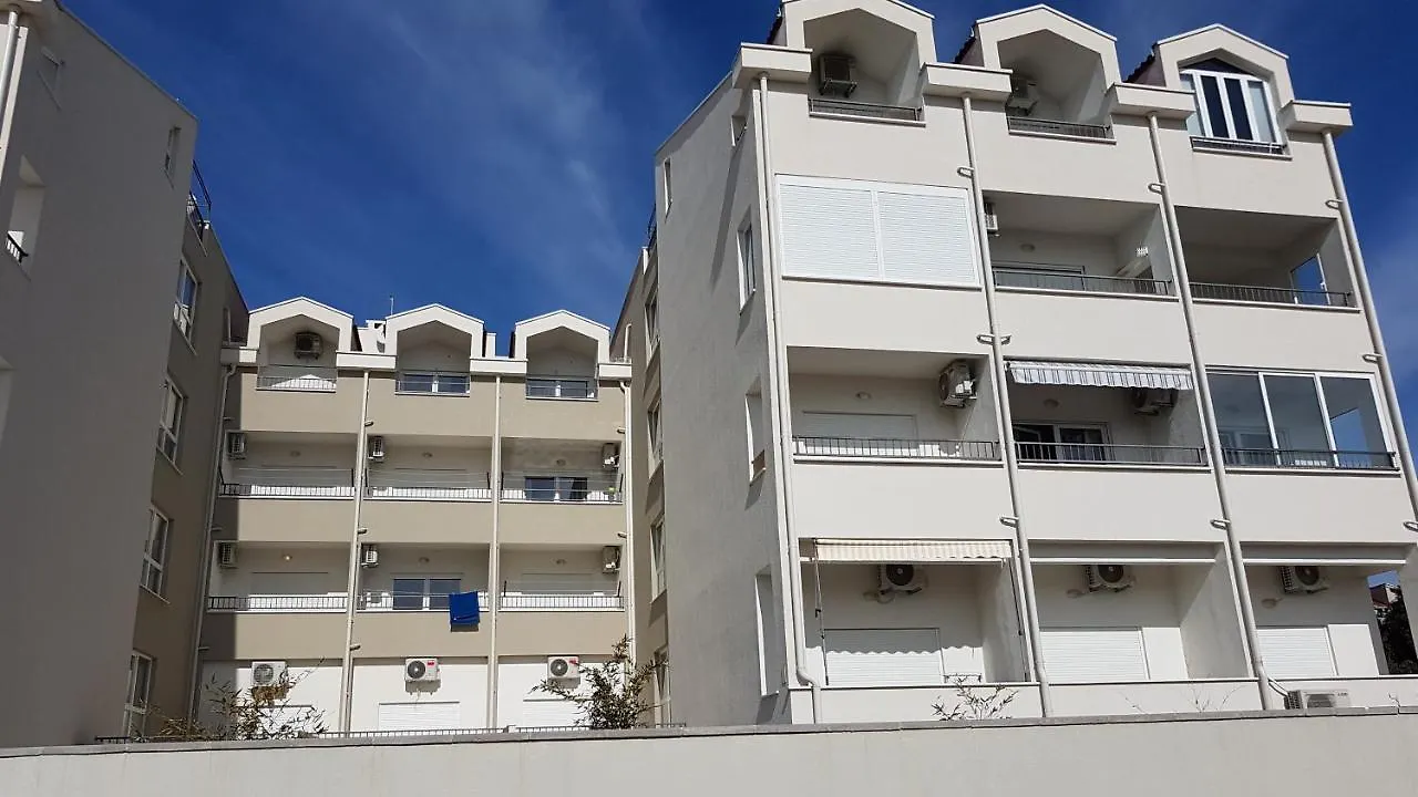 Apartments Monica 100 Meters To Beach Near Split Trogir Kastela Croatia